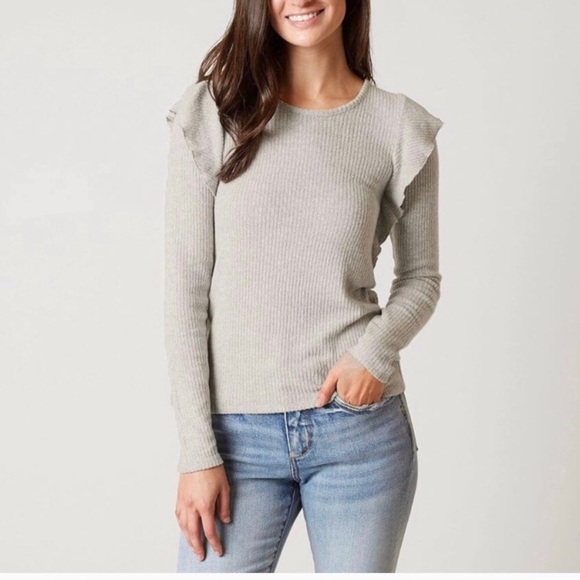 Lucky Brand Sweaters - Lucky Brand Gray Ribbed Ruffle Sleeve Sweater Sz L